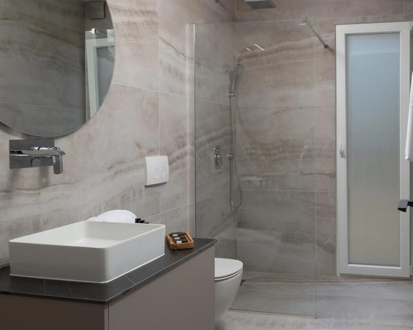 Luxury Villa Salt & Stone With Spa Area In Nin
