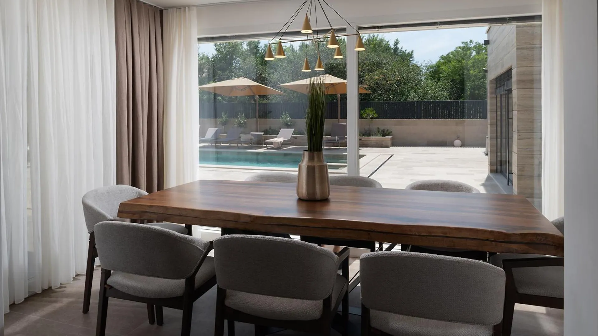 Luxury Villa Salt & Stone With Spa Area In Nin