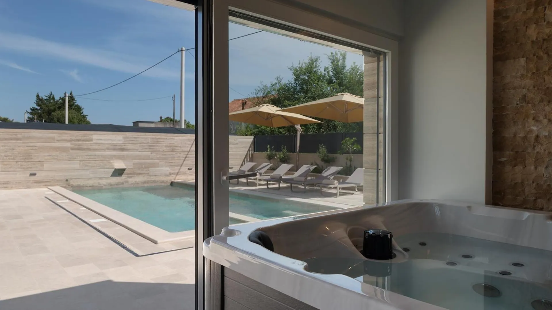 Luxury Villa Salt & Stone With Spa Area In Nin