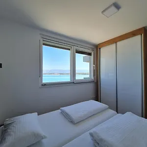 Apartmán Adria, Nin