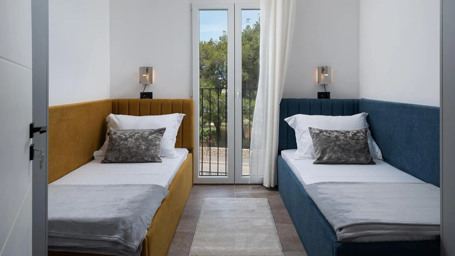 Luxury Villa Salt & Stone With Spa Area In Nin