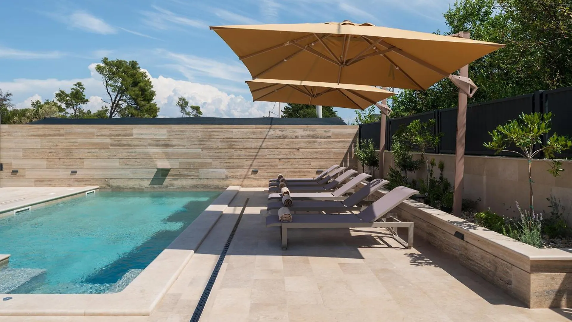 Luxury Villa Salt & Stone With Spa Area In Nin