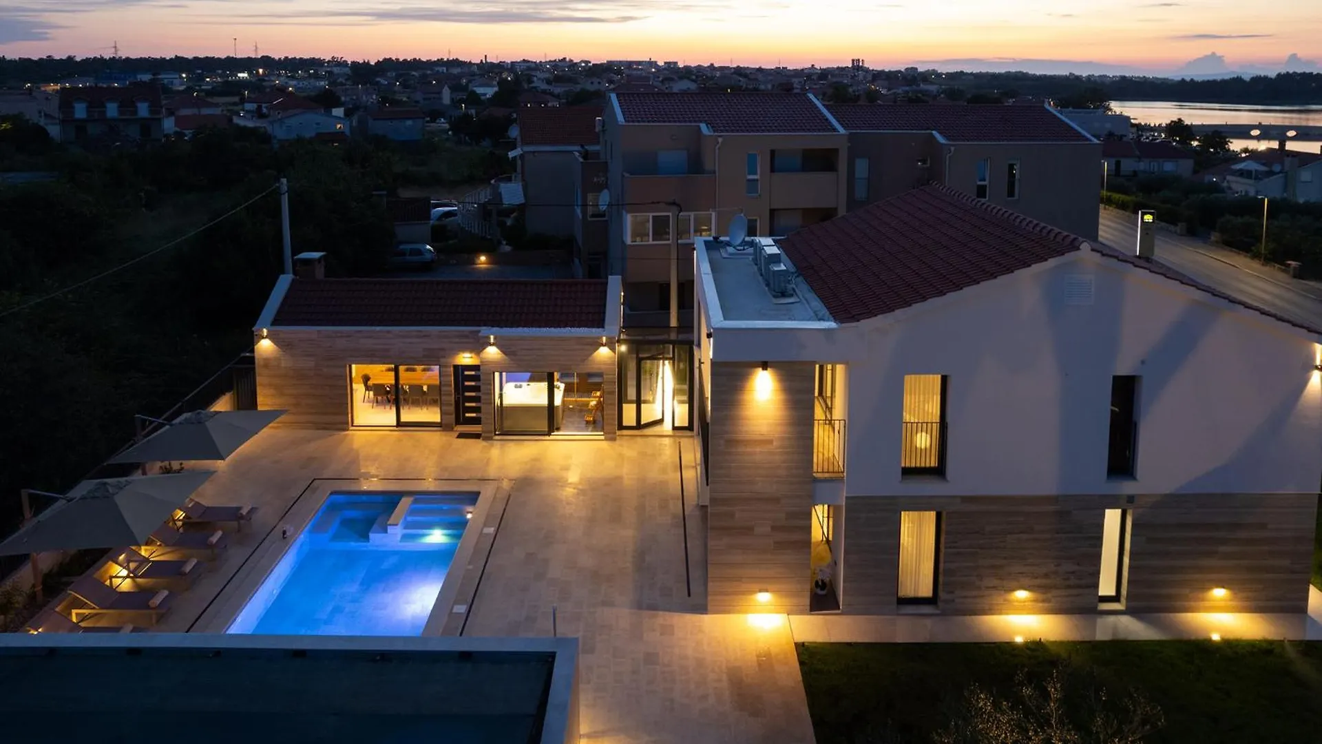 Luxury Villa Salt & Stone With Spa Area In Nin
