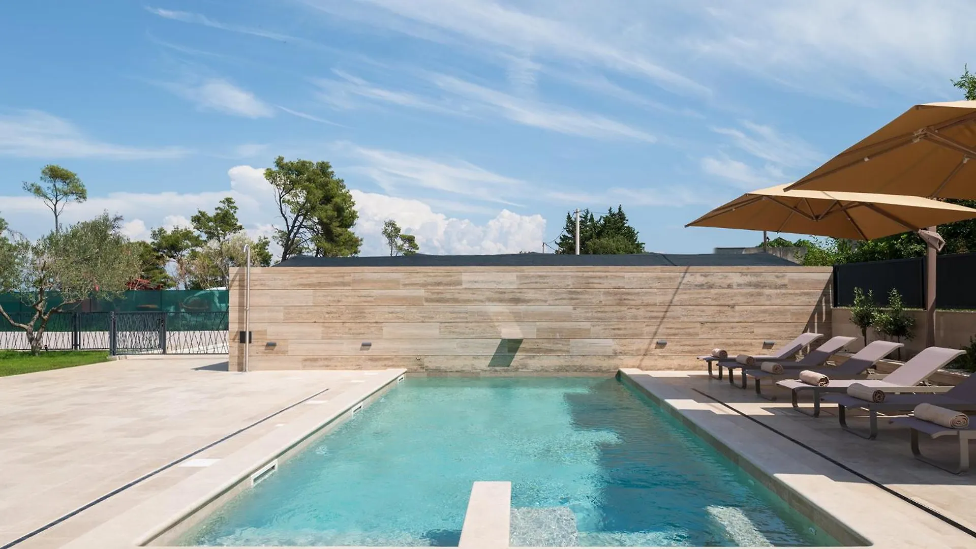 Luxury Villa Salt & Stone With Spa Area In Nin