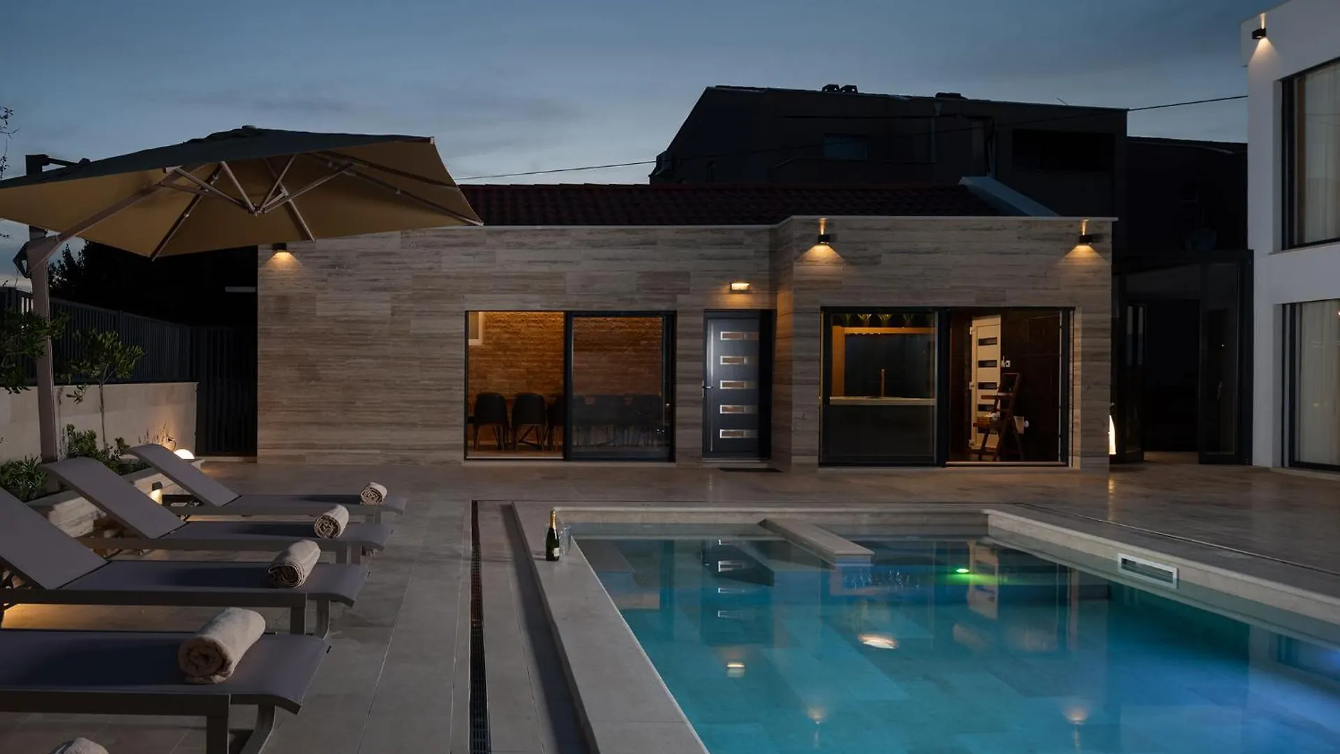 Luxury Villa Salt & Stone With Spa Area In Nin