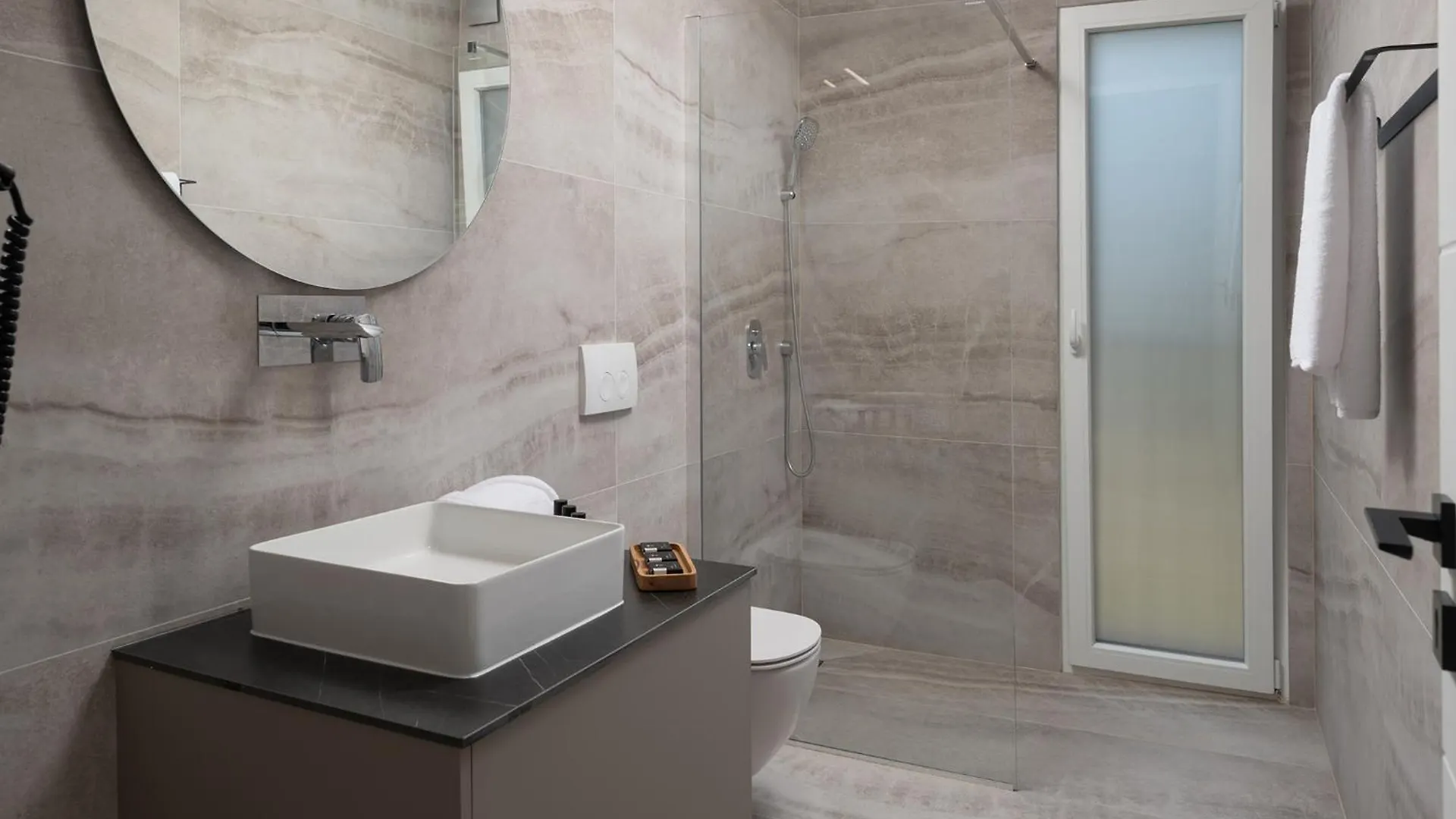 Luxury Villa Salt & Stone With Spa Area In Nin